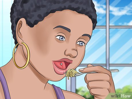 Изображение с названием Eat with a Tongue Piercing Step 6